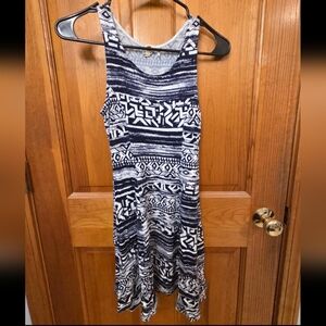 Chic Navy and White Geometric Midi Dress